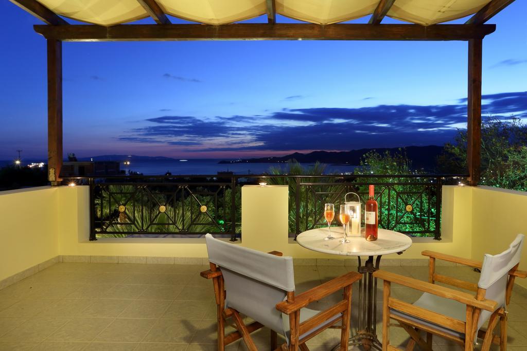Politia Villas 카리스토스 객실 사진